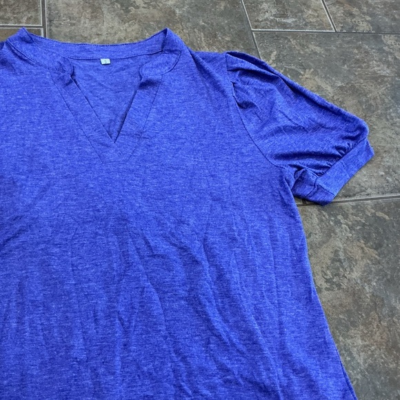 ❄3/$26 Xmas sale❄ Women's purple Top - Picture 3 of 3
